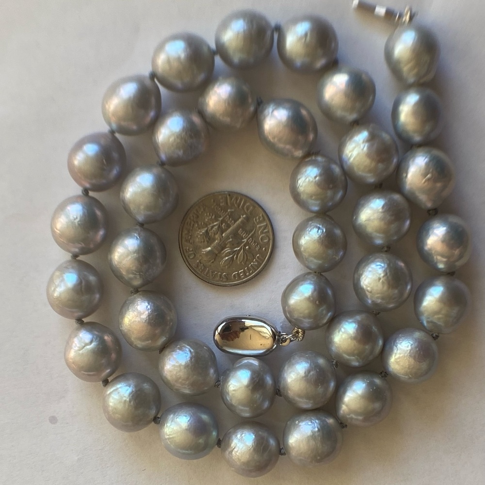 10mm - 10.7mm Gray Cultured Pearl HAND KNOTTED Necklace - 18 Inches - Picture 4 of 7